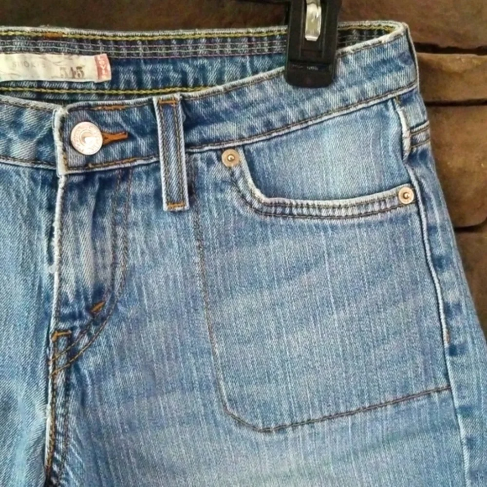 Levi's Denim Jean Shorts. - Picture 3 of 5